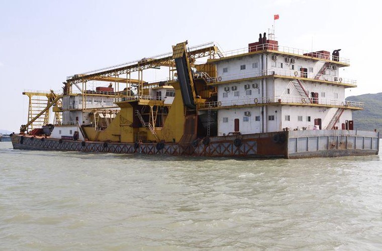 “變頻器助力采砂船完成電氣控制自動(dòng)化”