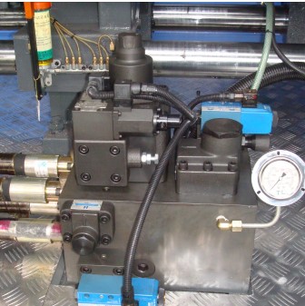 “變頻技術(shù)是如何應(yīng)用在中國塑料制品行業(yè)的節(jié)能改造中的？”