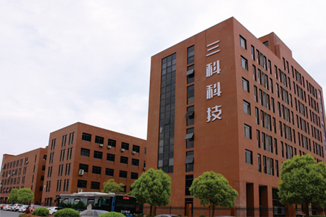 “在“工業(yè)4.0”的大環(huán)境下，國產(chǎn)品牌要如何與國外品牌競爭？”